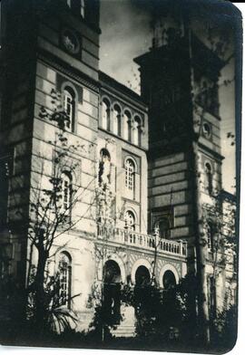 Fotografía portada principal del Colegio Noviciado.