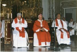 Asistentes a la misa de inauguración del curso 1992-1993 en el Monasterio de Cartuja.