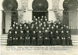 Teólogos y Hermanos Coadjutores; presidido por el P. Carvajal.