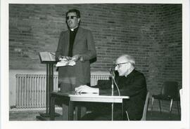 P. Arrupe y P. Marcos Díaz durante el acto de inauguración de la Facultad de Teología de Granada.