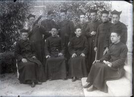 Grupo de Padres en los jardines del observatorio.