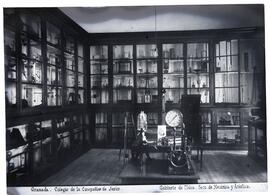 Gabinete de física (2).