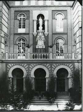 Fotografía fachada principal Colegio Noviciado.