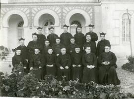 Padres y Teólogos; 1901.